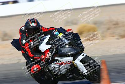 media/Jan-08-2022-SoCal Trackdays (Sat) [[1ec2777125]]/Turn 15 Inside (950am)/